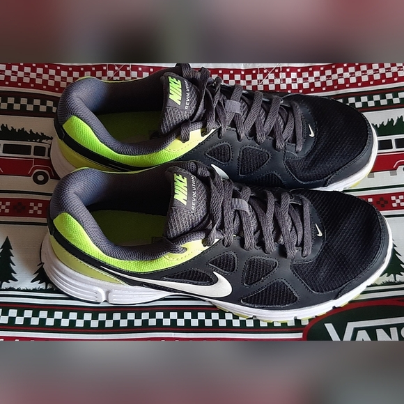 Nike Revolution Running Shoes - Picture 3 of 16